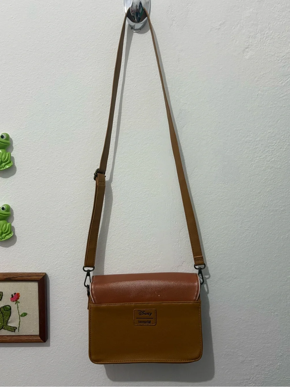 Disney Loungefly Winnie-the-Pooh Illustrated Cream and Tan Crossbody Bag